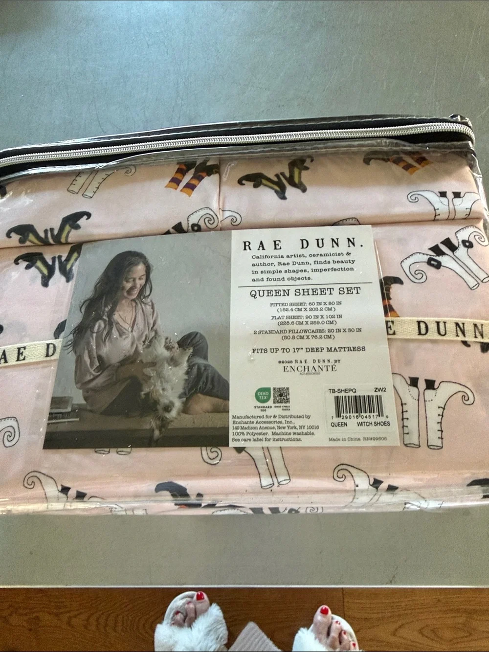 Rae Dunn Halloween 🎃 ready. Queen set. Unopened.